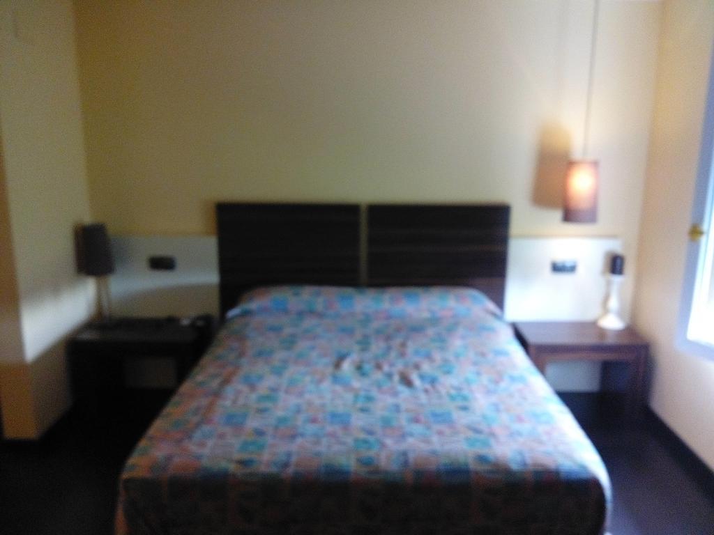הואסקה Hostal - Restaurante Asador Esperanza חדר תמונה