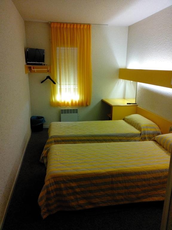 הואסקה Hostal - Restaurante Asador Esperanza חדר תמונה