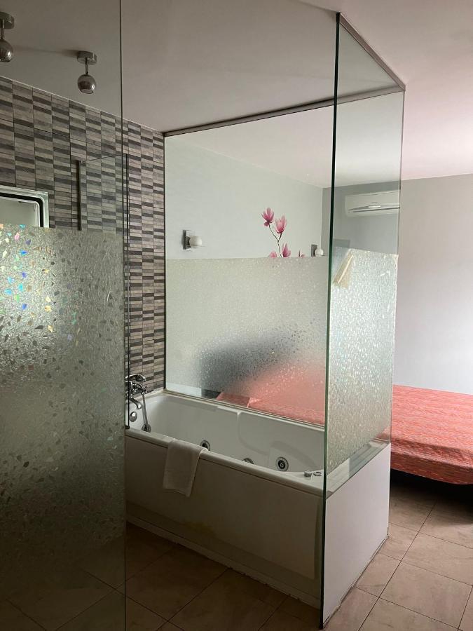 הואסקה Hostal - Restaurante Asador Esperanza מראה חיצוני תמונה