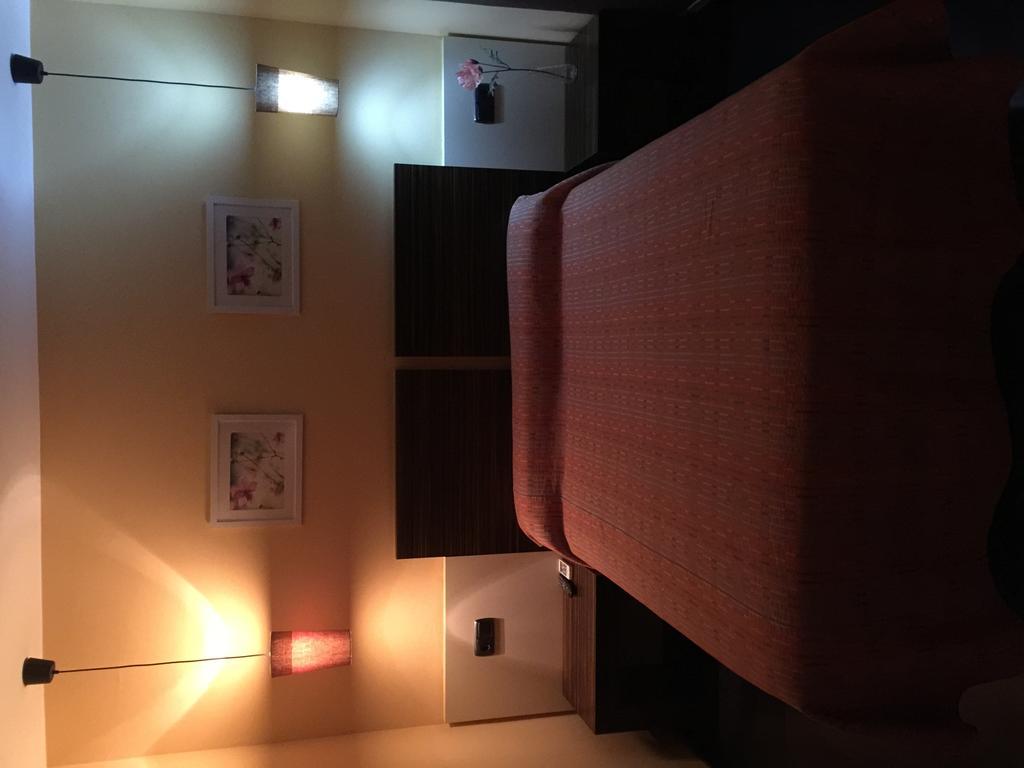 הואסקה Hostal - Restaurante Asador Esperanza מראה חיצוני תמונה